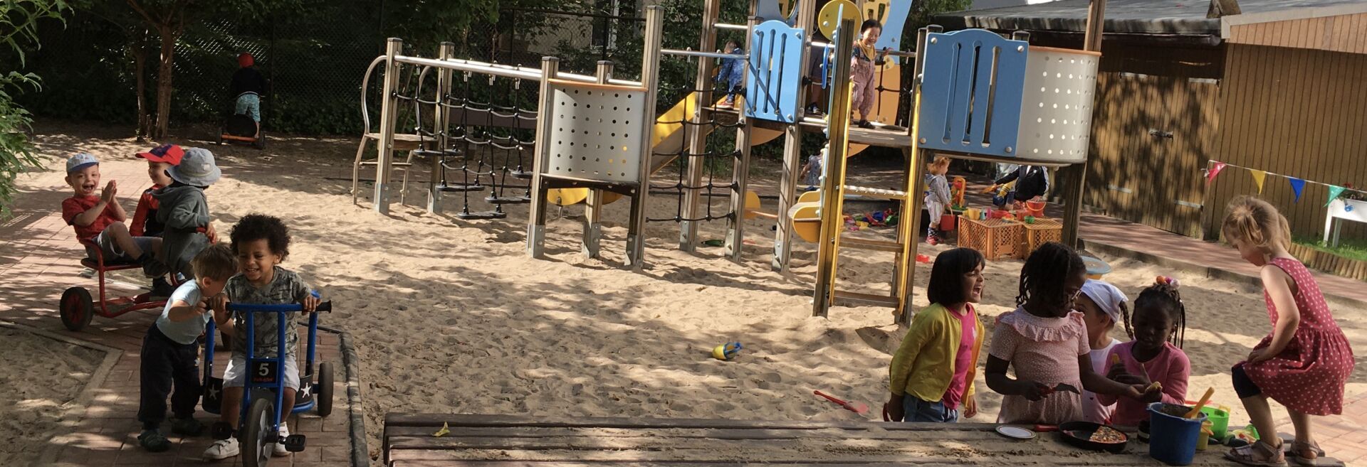 Kinder auf dem Spielplatz/Foto privat